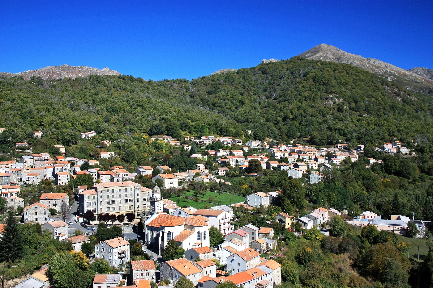 Escales en Corse avec Costa : activités et conseils pour un voyage inoubliable !